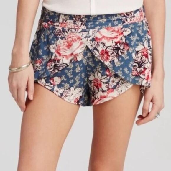 Free People Blue Floral Print Boho Crossover Casual Shorts - Picture 1 of 4